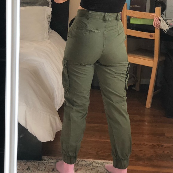 NWT military green cargo pants - Picture 2 of 6